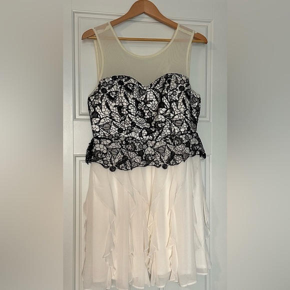 Harry Potter Black Lace & Ivory Ruffle Formal Prom Dress Size L Rare - Picture 1 of 6